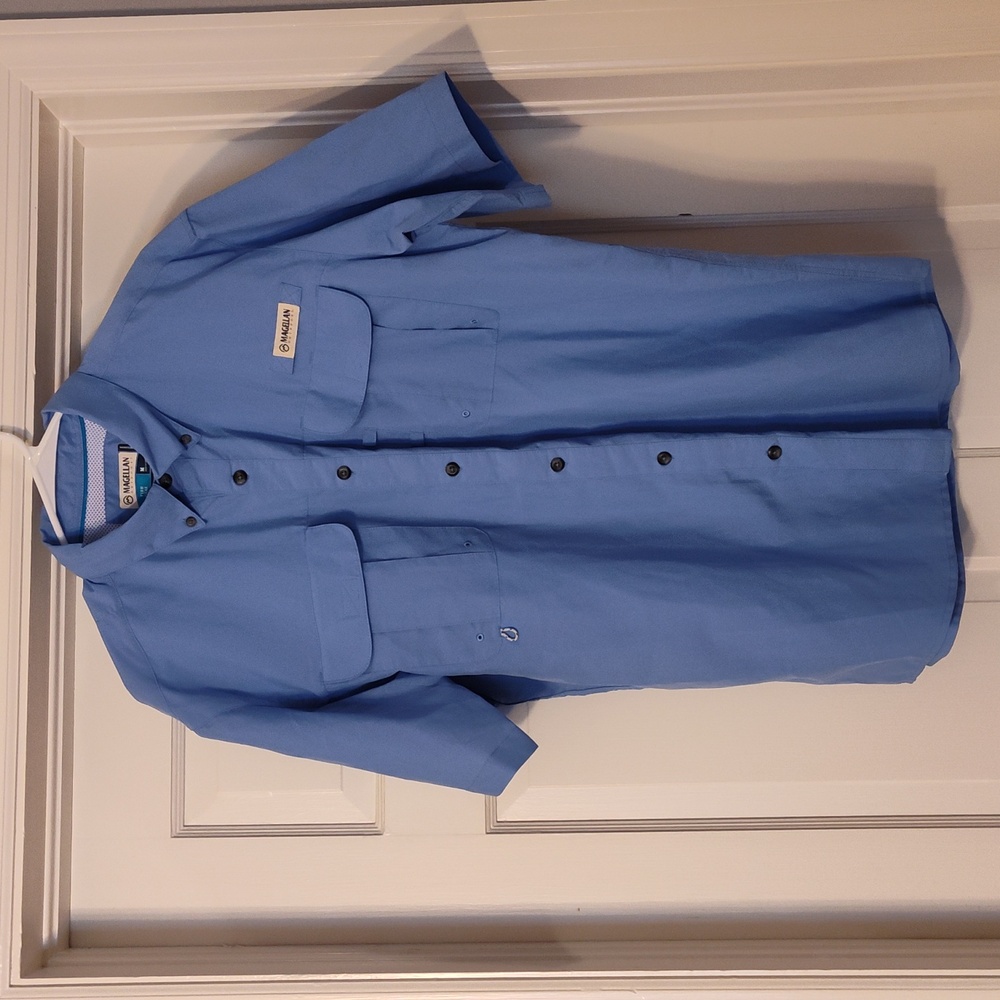 EUC Men's Magellan Short Sleeve Button Down Shirt, Size M, Blue